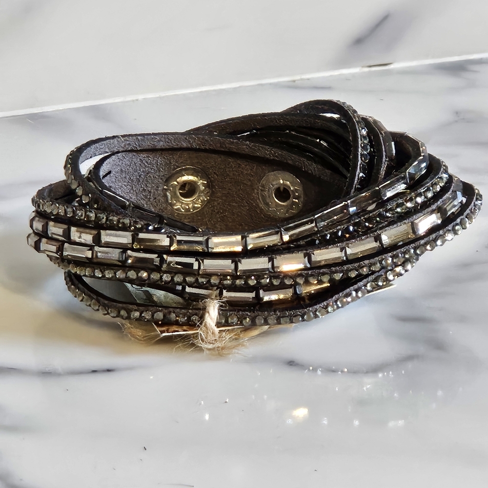 NWT - Gorgeous Pewter/Irridescent Beaded Wrap Bracelet